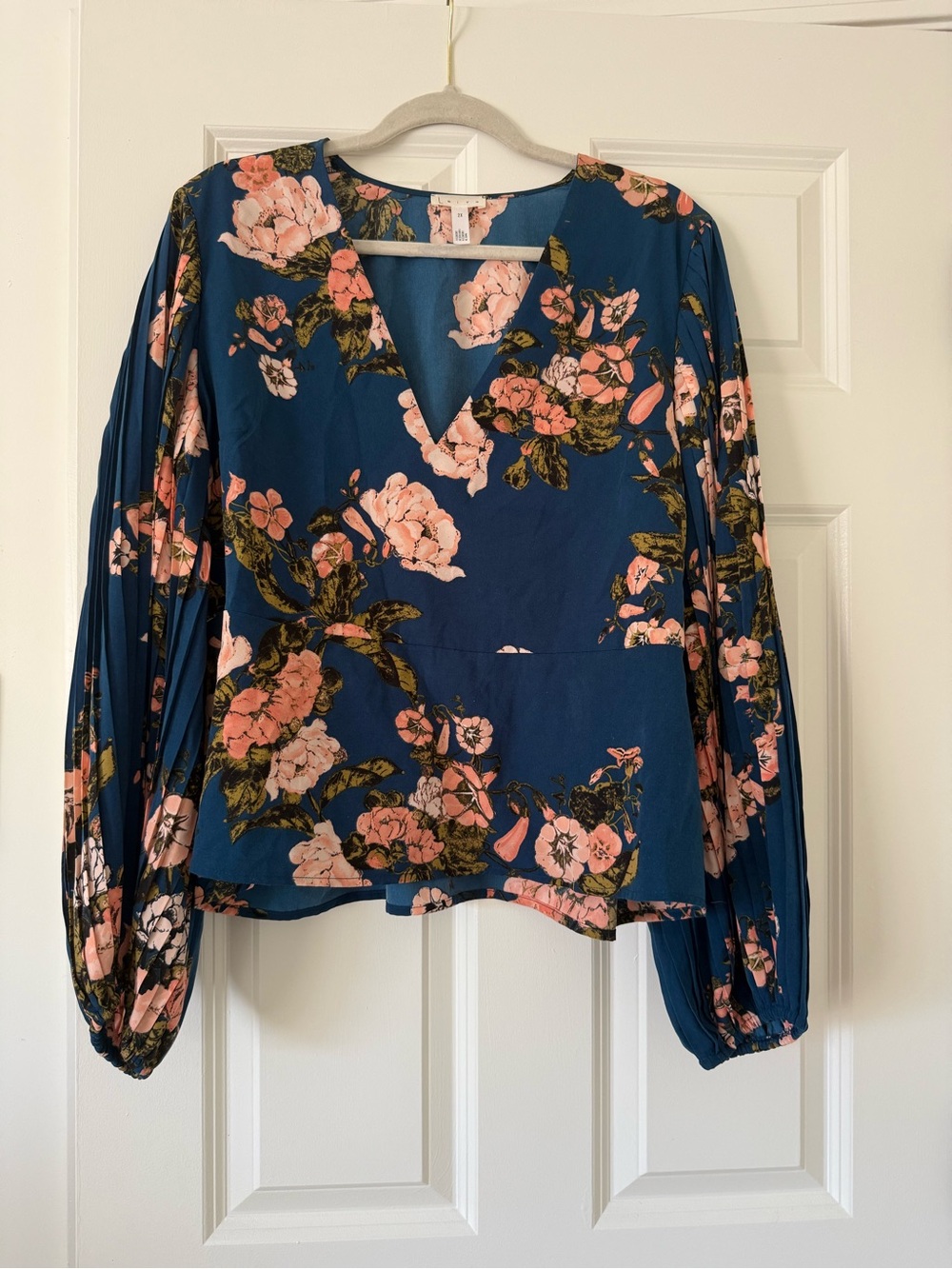 Leith Nordstrom Floral V-Neck Long Sleeve Peplum Top - Blue with Pink Floral 2X